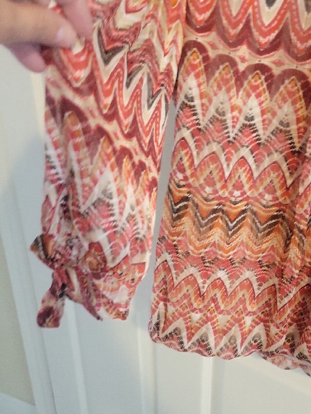 Roz & Ali Multicolor Chevron scoop neck Blouse elastic waist, cute wrist ties - Picture 4 of 6